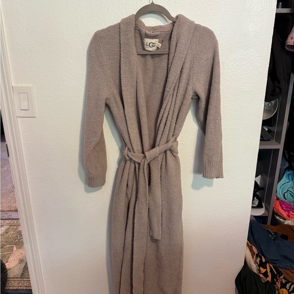 UGG Taupe Knit Robe like new -best robe ever - Picture 2 of 2
